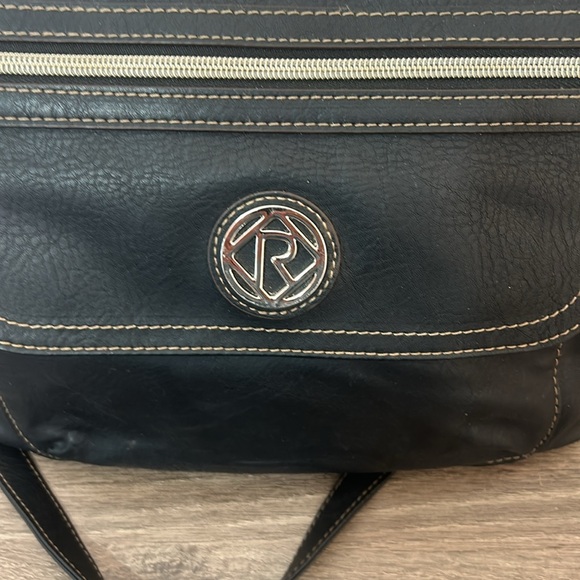 RELIC VEGAN LEATHER CROSSBODY BLACK PURSE - Picture 7 of 8